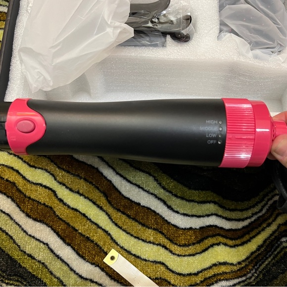 Hair Dryer Brush with 3 Attachments and Accessories - Picture 5 of 15